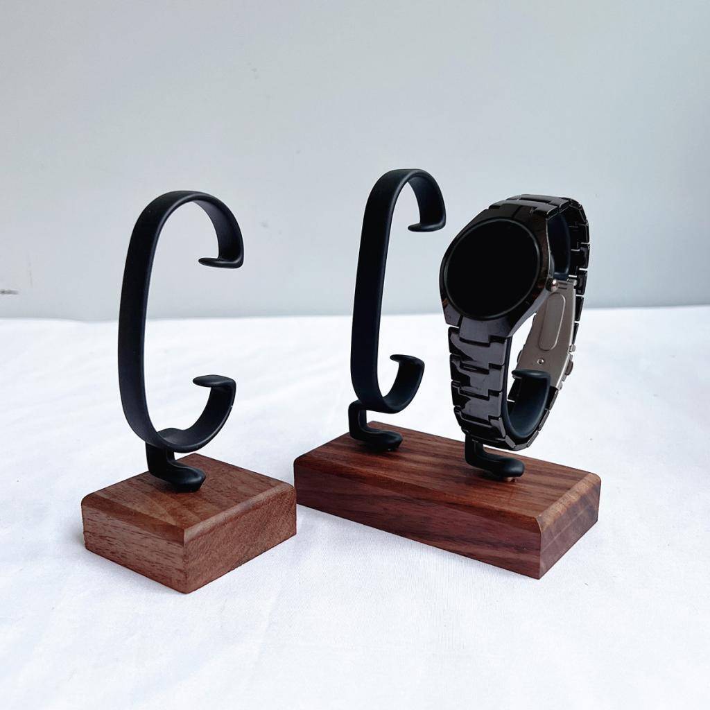 Jewelry Watches For Sale - C Şekilli Saat Sergi Standı Mağazaları