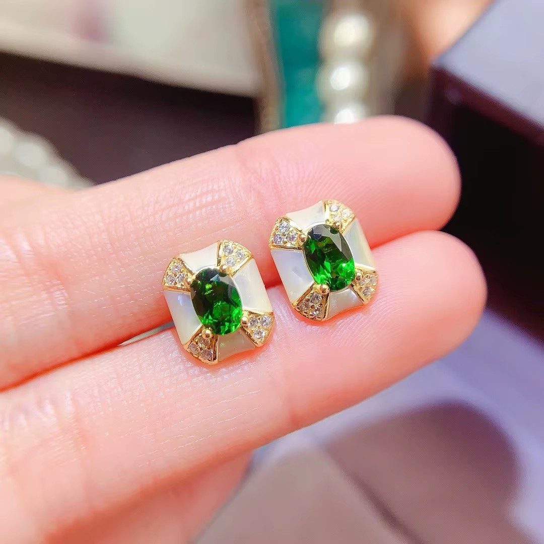 Al Ain Jewelry & Watches Exhibition 2025 - butik takı doğal diyopsit kadın küpeleri